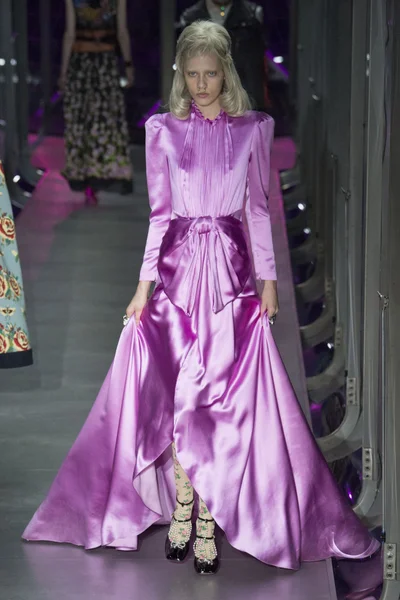 Look 75